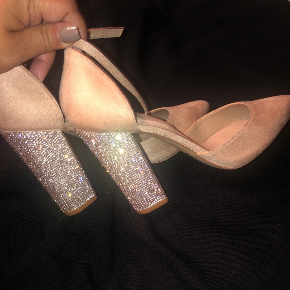 Pumps - Picture 2 of 4